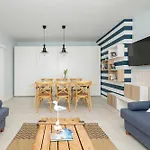 Sun Seasons 24 Cosy With Parking By Renters