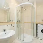 Sun Seasons 24 Cosy With Parking By Renters Apartamento