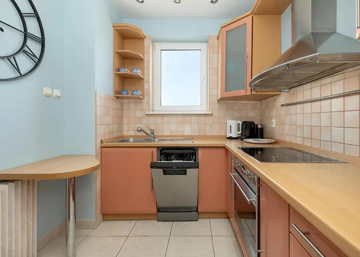 Apartamento Sun Seasons 24 Cosy With Parking By Renters